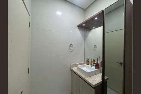 Casa à venda com 118m², 3 quartos e 2 vagasBanheiro
