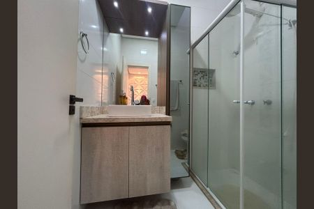 Casa à venda com 118m², 3 quartos e 2 vagasBanheiro