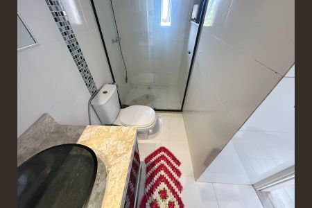 Casa à venda com 118m², 3 quartos e 2 vagasBanheiro da Suíte