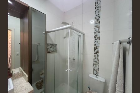 Casa à venda com 118m², 3 quartos e 2 vagasBanheiro