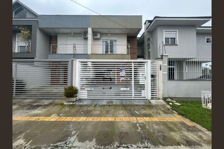 Fachada de casa à venda com 3 quartos, 118m² em Igara, Canoas