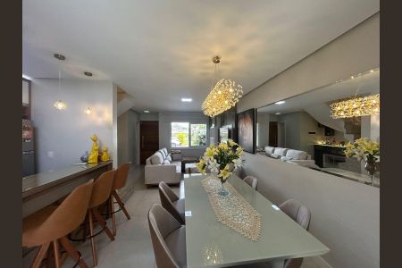 Sala de casa à venda com 3 quartos, 118m² em Igara, Canoas