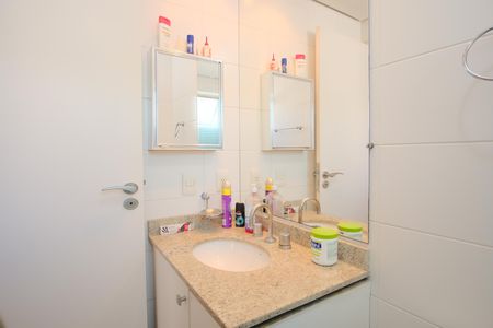 Apartamento à venda com 93m², 4 quartos e 2 vagasBanheiro da Suíte