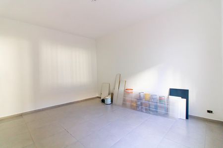 Casa à venda com 211m², 4 quartos e 4 vagas Casa à venda com 211m², 4 quartos e 4 vagasCasa 2 - Quarto