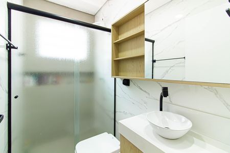 Casa à venda com 211m², 4 quartos e 4 vagas Casa à venda com 211m², 4 quartos e 4 vagasBanheiro da Suíte