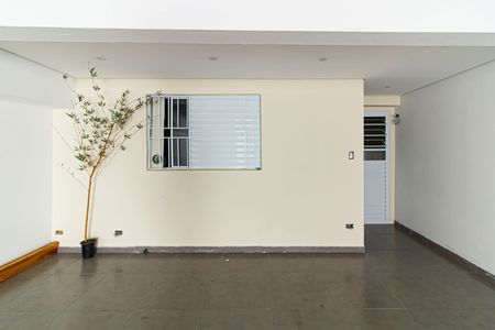 Casa à venda com 211m², 4 quartos e 4 vagas Casa à venda com 211m², 4 quartos e 4 vagasGaragem