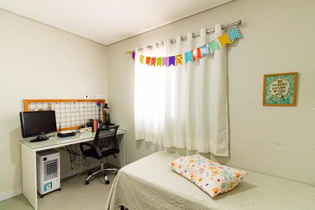 Casa à venda com 211m², 4 quartos e 4 vagas Casa à venda com 211m², 4 quartos e 4 vagasQuarto 2