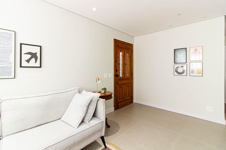 Casa à venda com 211m², 4 quartos e 4 vagas Casa à venda com 211m², 4 quartos e 4 vagasSala