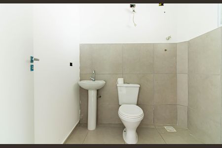 Casa à venda com 211m², 4 quartos e 4 vagas Casa à venda com 211m², 4 quartos e 4 vagasCasa 2 - Banheiro
