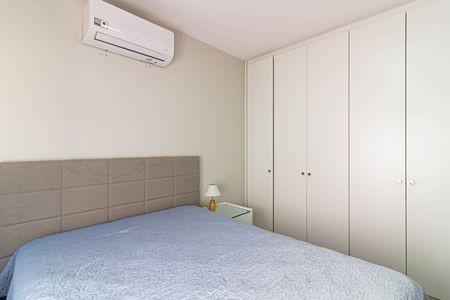 Casa à venda com 211m², 4 quartos e 4 vagas Casa à venda com 211m², 4 quartos e 4 vagasSuíte