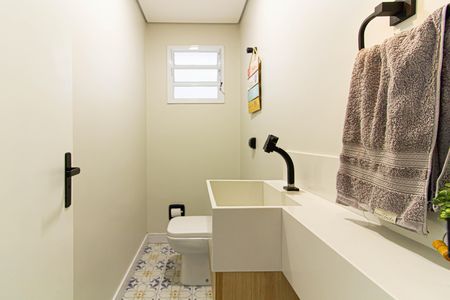 Casa à venda com 211m², 4 quartos e 4 vagas Casa à venda com 211m², 4 quartos e 4 vagasLavabo