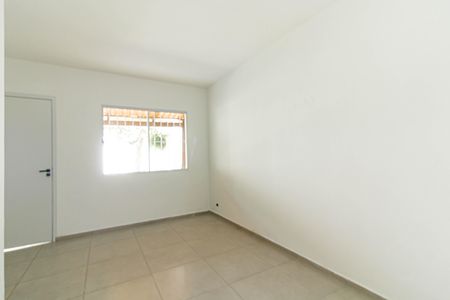 Casa à venda com 211m², 4 quartos e 4 vagas Casa à venda com 211m², 4 quartos e 4 vagasCasa 2 - Sala