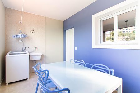 Casa à venda com 211m², 4 quartos e 4 vagas Casa à venda com 211m², 4 quartos e 4 vagasÁrea de Serviço