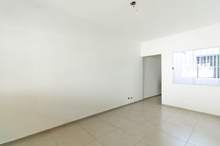 Casa à venda com 211m², 4 quartos e 4 vagas Casa à venda com 211m², 4 quartos e 4 vagasCasa 2 - Sala