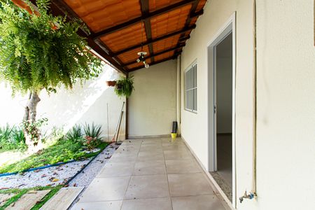 Casa à venda com 211m², 4 quartos e 4 vagas Casa à venda com 211m², 4 quartos e 4 vagasJardim