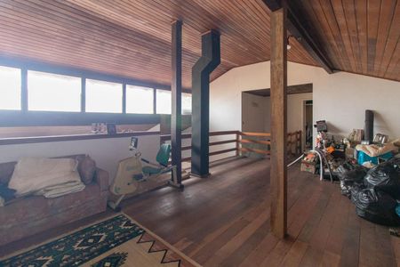 Casa à venda com 367m², 4 quartos e 4 vagas Casa à venda com 367m², 4 quartos e 4 vagasSala 2