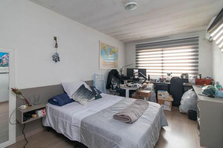 Casa à venda com 367m², 4 quartos e 4 vagas Casa à venda com 367m², 4 quartos e 4 vagasQuarto 2