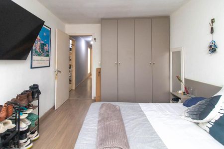 Casa à venda com 367m², 4 quartos e 4 vagas Casa à venda com 367m², 4 quartos e 4 vagasQuarto 2