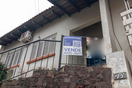 Casa à venda com 367m², 4 quartos e 4 vagas Casa à venda com 367m², 4 quartos e 4 vagasPlaca