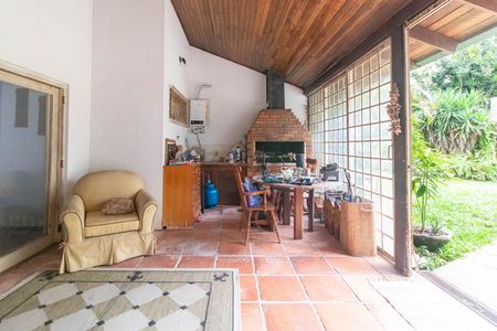 Casa à venda com 367m², 4 quartos e 4 vagas Casa à venda com 367m², 4 quartos e 4 vagasChurrasqueira