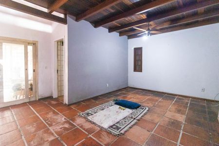 Casa à venda com 367m², 4 quartos e 4 vagas Casa à venda com 367m², 4 quartos e 4 vagasSala