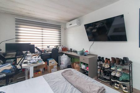 Casa à venda com 367m², 4 quartos e 4 vagas Casa à venda com 367m², 4 quartos e 4 vagasQuarto 2