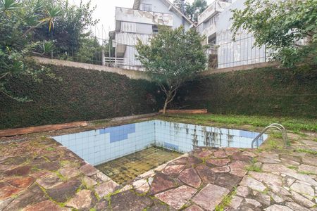 Casa à venda com 367m², 4 quartos e 4 vagas Casa à venda com 367m², 4 quartos e 4 vagasPiscina