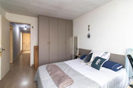 Casa à venda com 367m², 4 quartos e 4 vagas Casa à venda com 367m², 4 quartos e 4 vagasQuarto 2