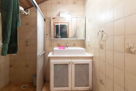 Casa à venda com 367m², 4 quartos e 4 vagas Casa à venda com 367m², 4 quartos e 4 vagasBanheiro do Quarto 1