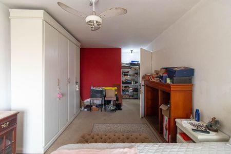 Casa à venda com 367m², 4 quartos e 4 vagas Casa à venda com 367m², 4 quartos e 4 vagasQuarto 3