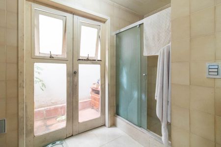 Casa à venda com 367m², 4 quartos e 4 vagas Casa à venda com 367m², 4 quartos e 4 vagasBanheiro do Quarto 3