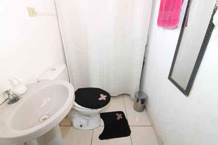 Casa à venda com 144m², 5 quartos e 3 vagasBanheiro da área casa 2