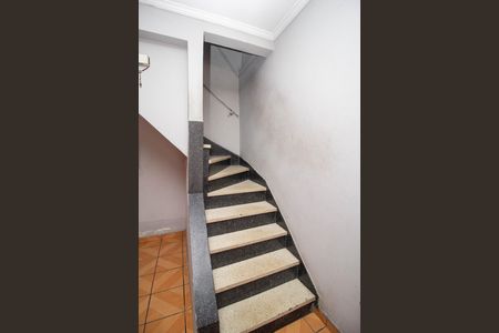 Casa à venda com 142m², 4 quartos e 1 vagaEscada
