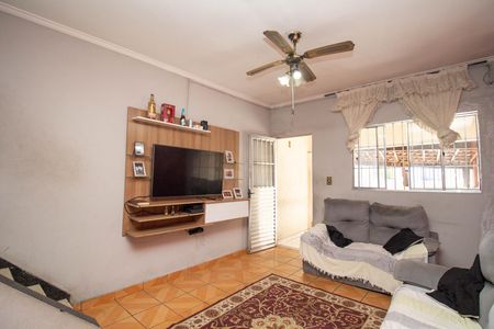 Casa à venda com 142m², 4 quartos e 1 vagaSala