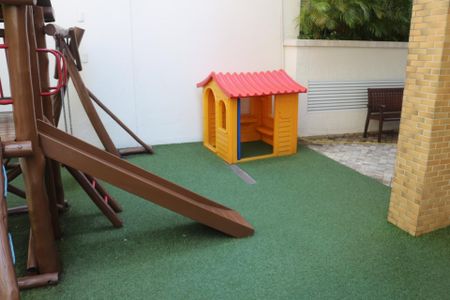 Apartamento para alugar com 105m², 2 quartos e 3 vagasÁrea comum - Playground