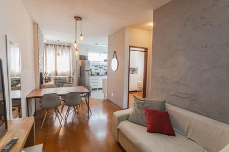 Sala de apartamento à venda com 2 quartos, 60m² em Sion, Belo Horizonte