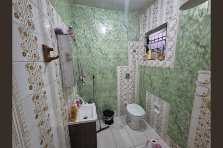 Banheiro de casa à venda com 2 quartos, 137m² em Santa Terezinha, São Bernardo do Campo