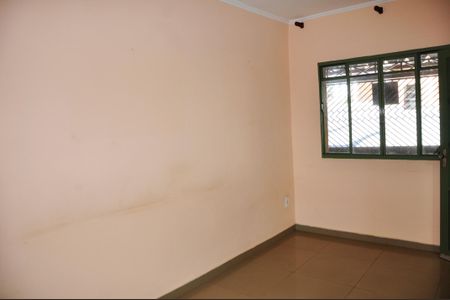 Casa à venda com 116m², 3 quartos e 3 vagas Casa à venda com 116m², 3 quartos e 3 vagasDetalhe - Sala