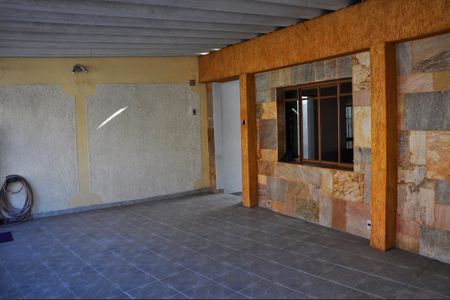 Casa à venda com 116m², 3 quartos e 3 vagas Casa à venda com 116m², 3 quartos e 3 vagasDetalhe - Garagem