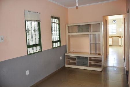 Casa à venda com 116m², 3 quartos e 3 vagas Casa à venda com 116m², 3 quartos e 3 vagasDetalhe - Sala