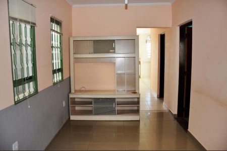 Casa à venda com 116m², 3 quartos e 3 vagas Casa à venda com 116m², 3 quartos e 3 vagasDetalhe - Sala