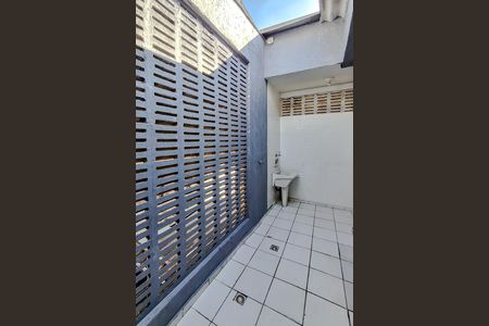 Casa para alugar com 107m², 3 quartos e 1 vagaÁrea de Serviço/Varanda