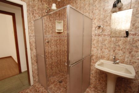 Casa para alugar com 110m², 4 quartos e 2 vagasBanheiro 1