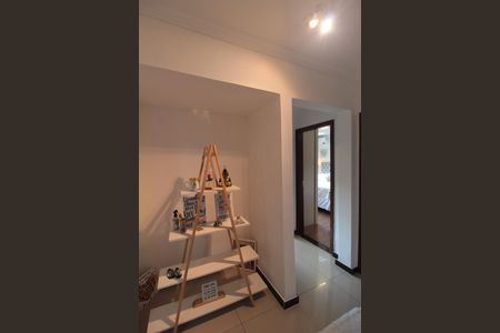 Casa à venda com 216m², 4 quartos e 4 vagasCorredor