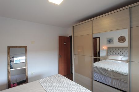 Casa à venda com 216m², 4 quartos e 4 vagasSuite 1
