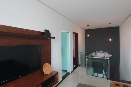 Casa à venda com 216m², 4 quartos e 4 vagasSala de TV