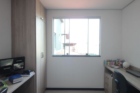 Casa à venda com 216m², 4 quartos e 4 vagasQuarto 2