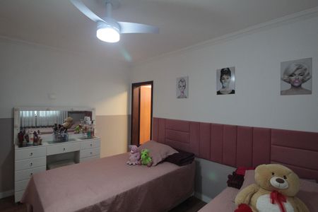 Casa à venda com 216m², 4 quartos e 4 vagasSuite 2