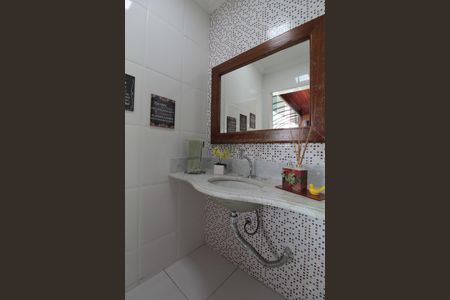 Casa à venda com 216m², 4 quartos e 4 vagasBanheiro Social 2