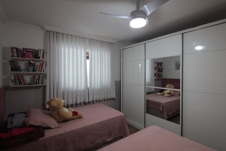 Casa à venda com 216m², 4 quartos e 4 vagasSuite 2